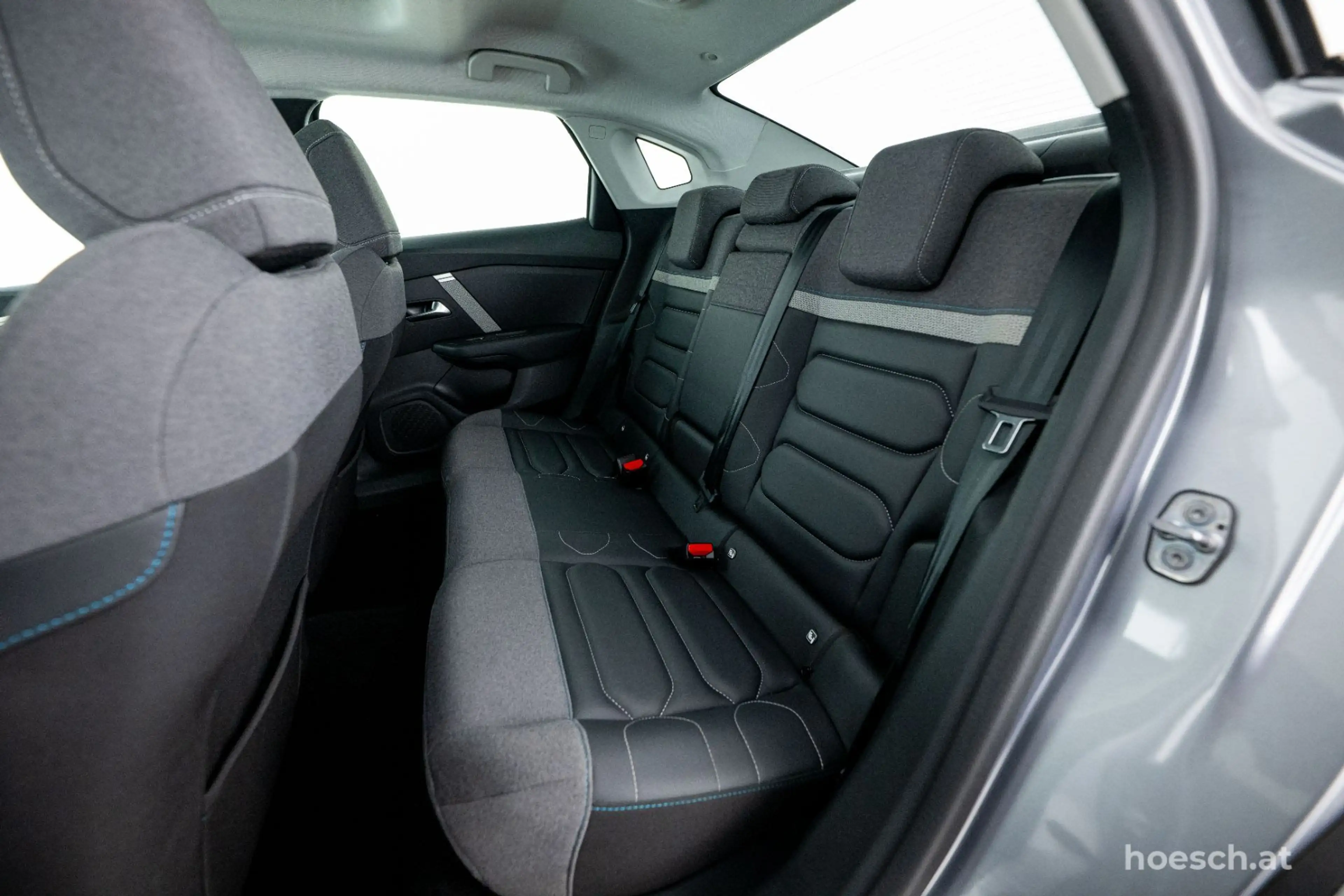 Citroen C4 X PureTech 130 Aut. MAX PANO HEAD-UP R-KAM ACC++ — photo 8