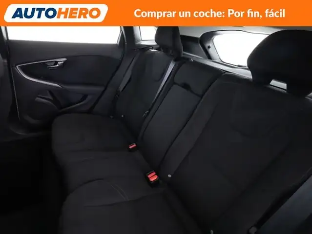 Volvo V40 view 15