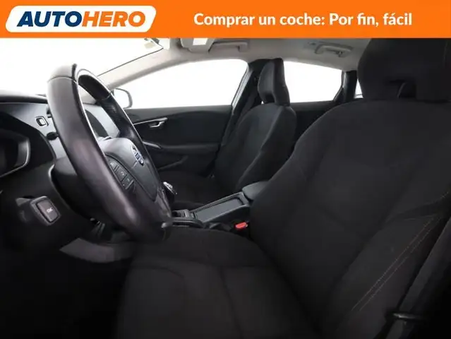 Volvo V40 view 11