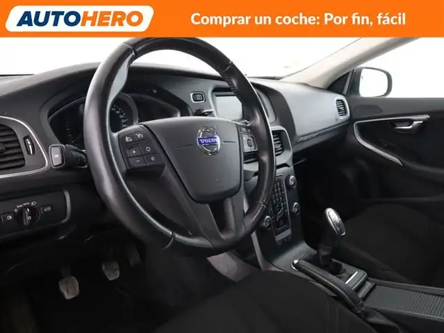 Volvo V40 view 12