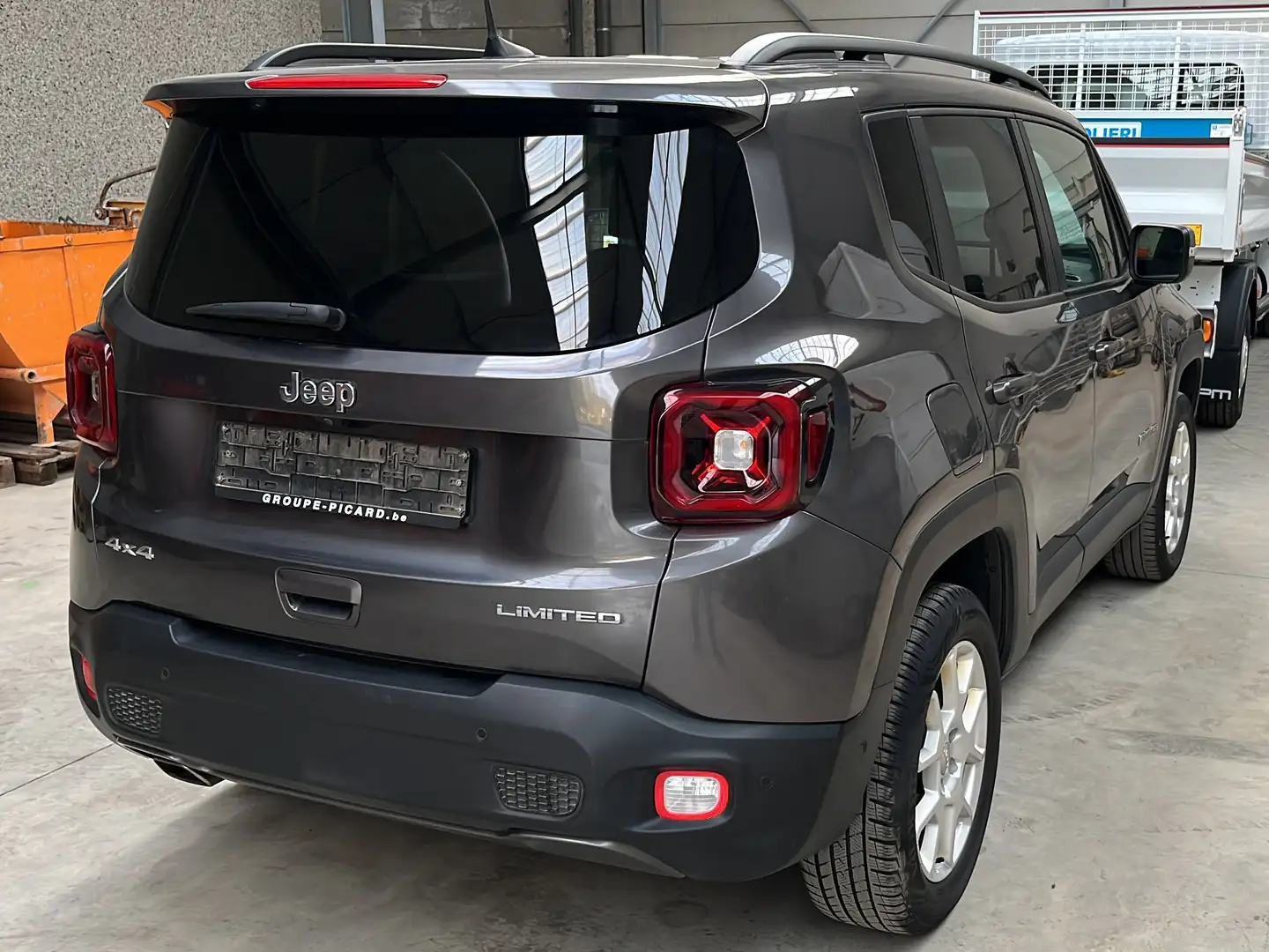 Jeep Renegade Grijs - 1