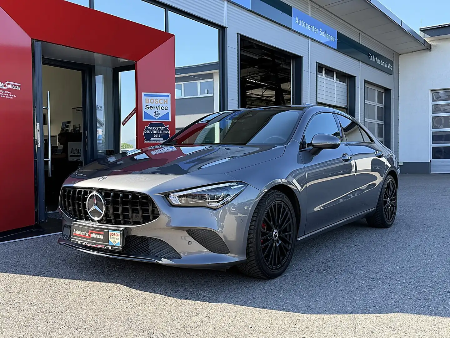 Mercedes-Benz CLA 180 Aut. Silber - 1