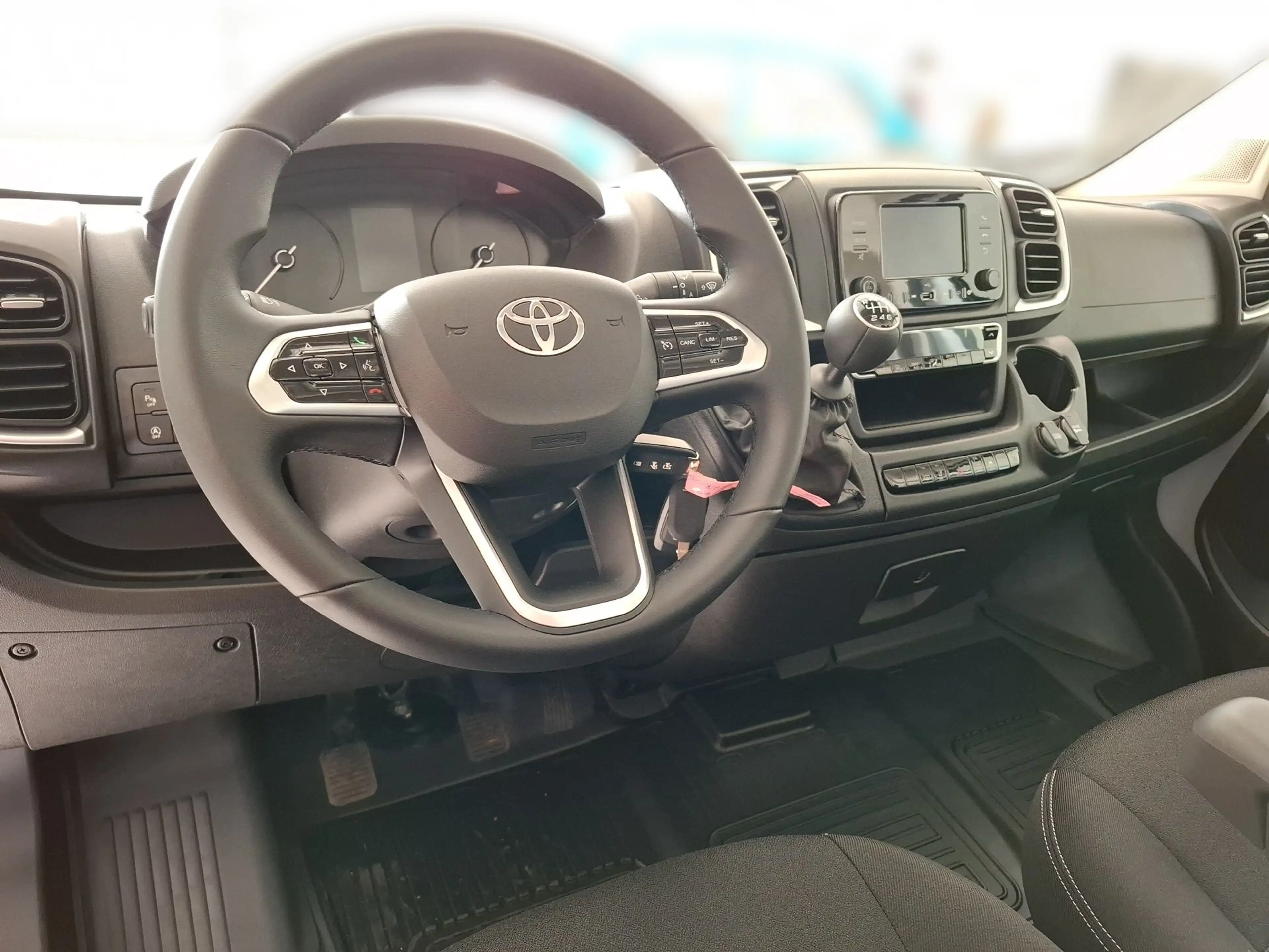 Toyota Proace Max 35 L2H2 2.2 ID 140 Prowork — photo 9