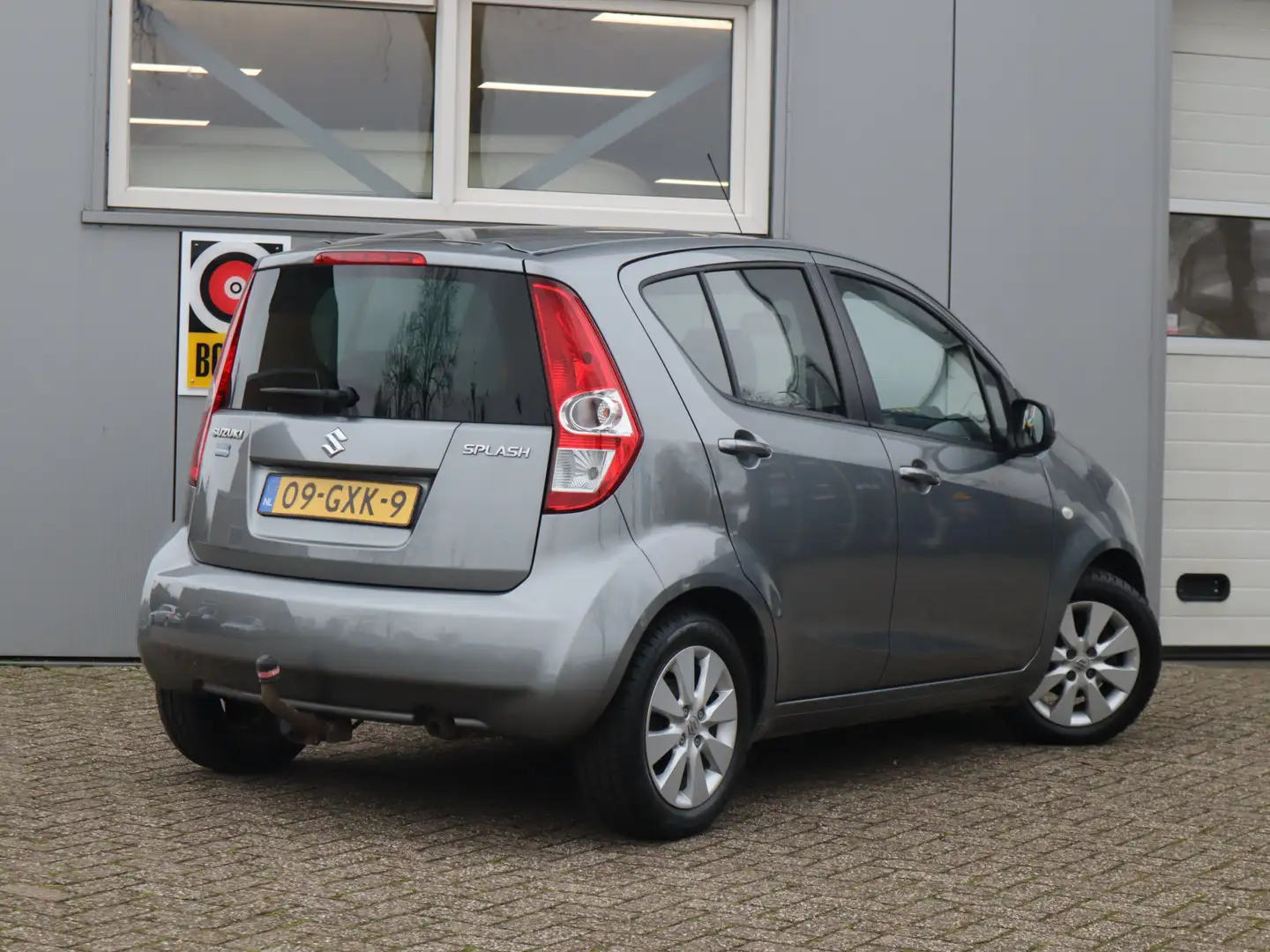 Suzuki Splash 1.2 Exclusive / Eerste eigenaar / trekhaak Gris - 2