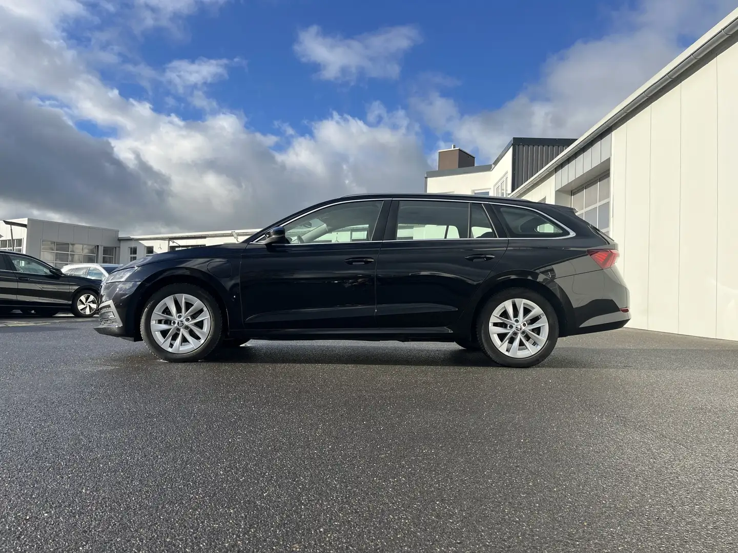 Skoda Octavia Combi 1.4 TSI e-Hybrid Style 150€ m. 20% Anzahlu Schwarz - 2