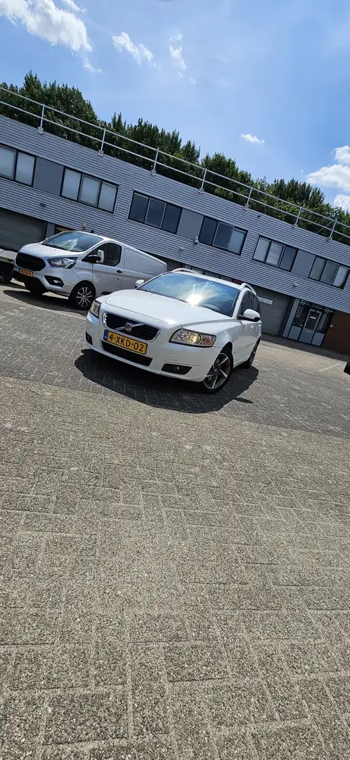 Volvo V50 2.0 D3 R-DESIGN Blanc - 1