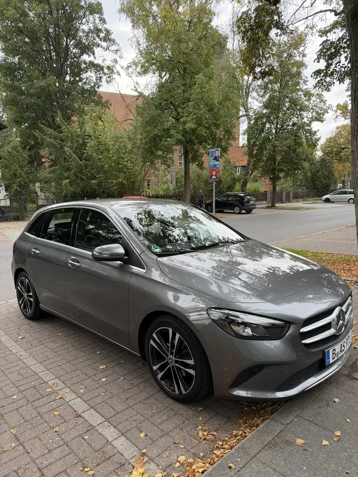 Mercedes-Benz B 180 B 180 Edition 19 (247.084) — photo 1 of 9