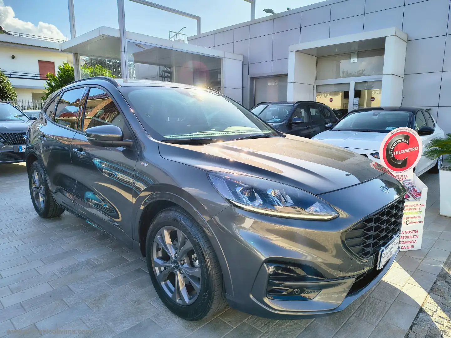 Ford Kuga 1.5 EcoBlue 120 CV 2WD ST-Line GARNZIA FORD 2029 O Gris - 1