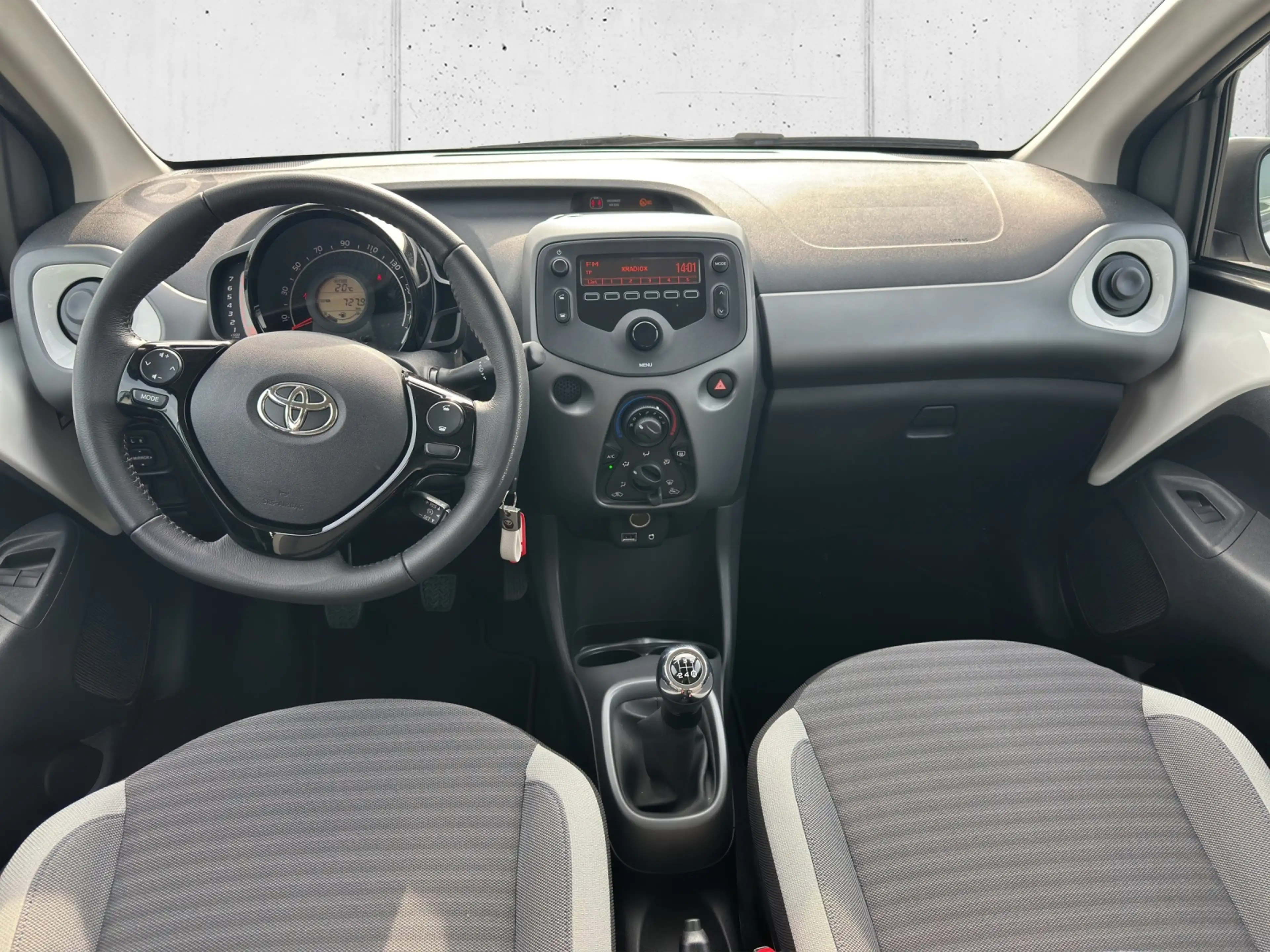 Toyota Aygo X 1,0 VVT-i X-Play Schalter 5t. — photo 5