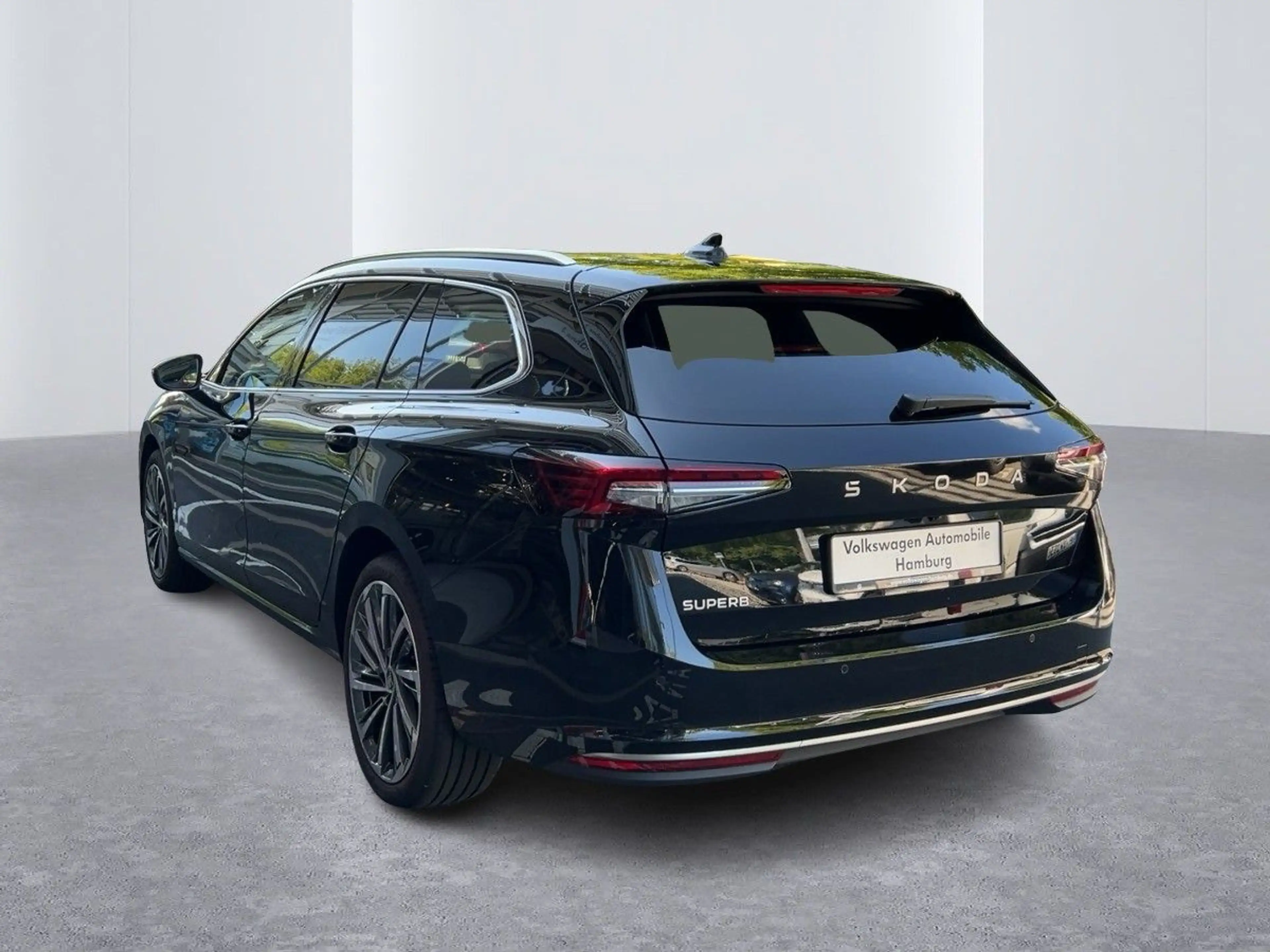 Skoda Superb Combi Laurin & Klement 2.0 TDI DSG AHK — photo 2