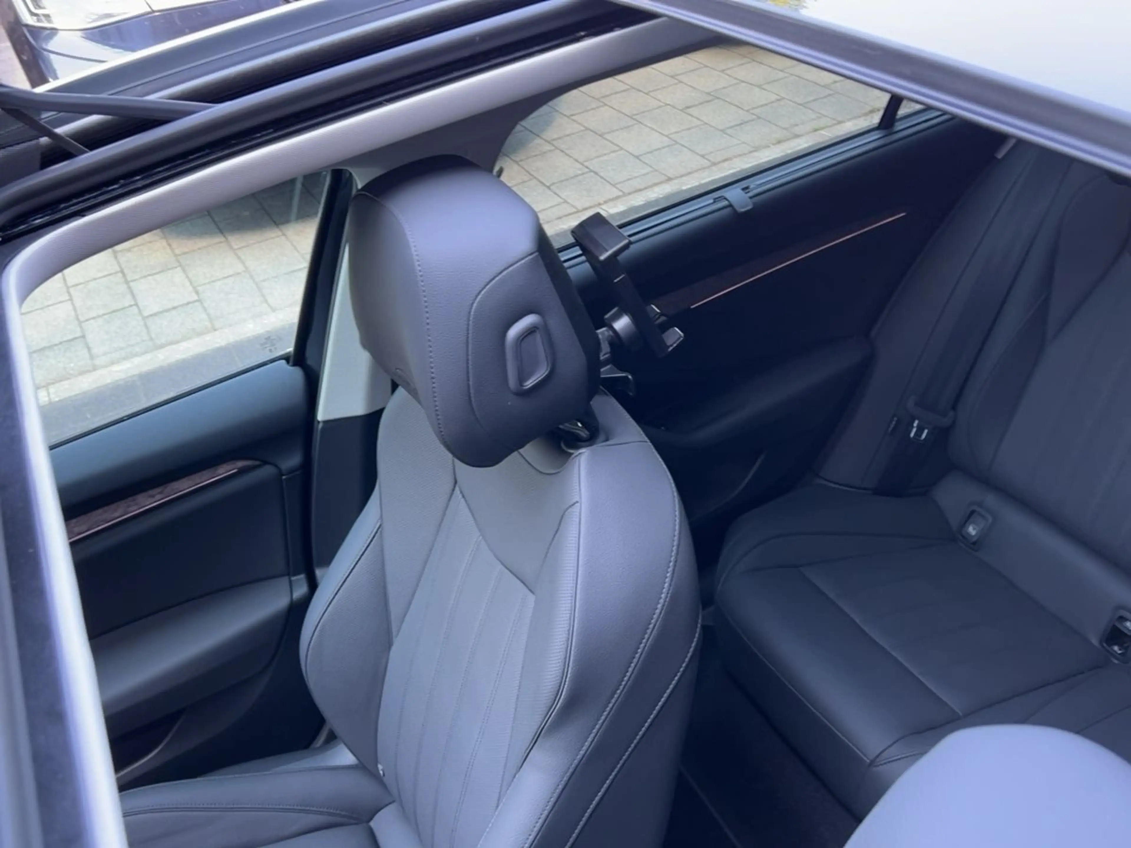 Skoda Superb Combi Laurin & Klement 2.0 TDI DSG AHK — photo 14