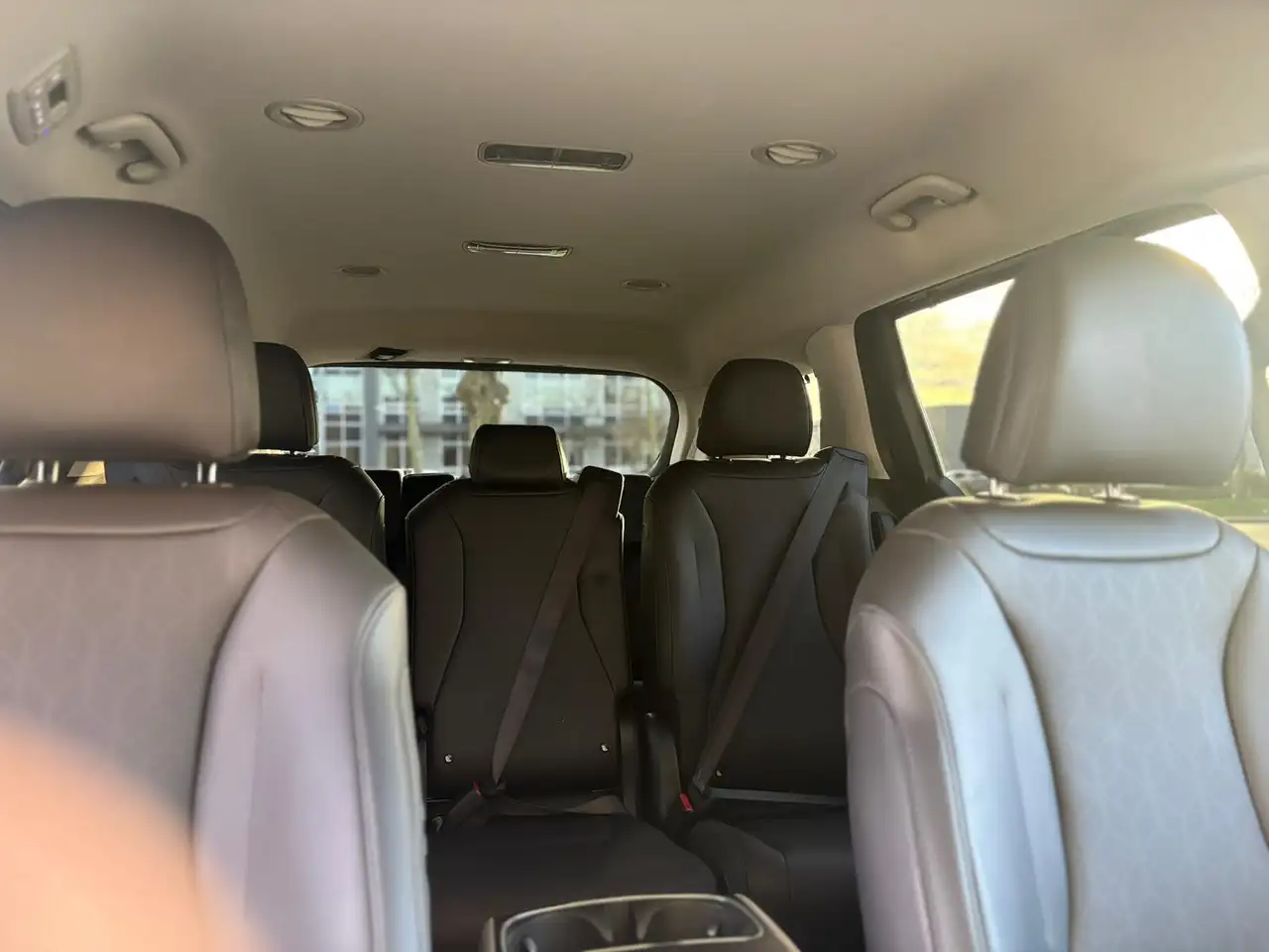 Kia Carnival снимка Kia Carnival