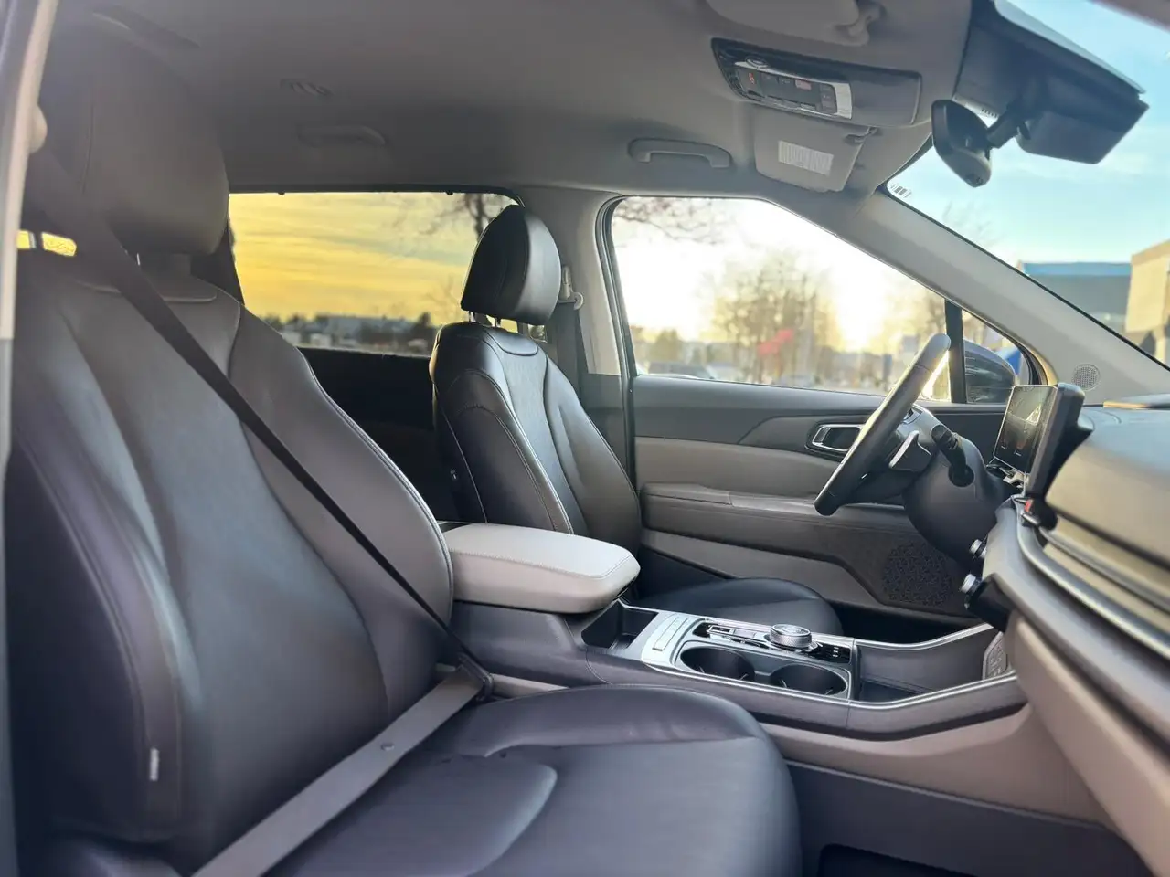 Kia Carnival снимка Kia Carnival