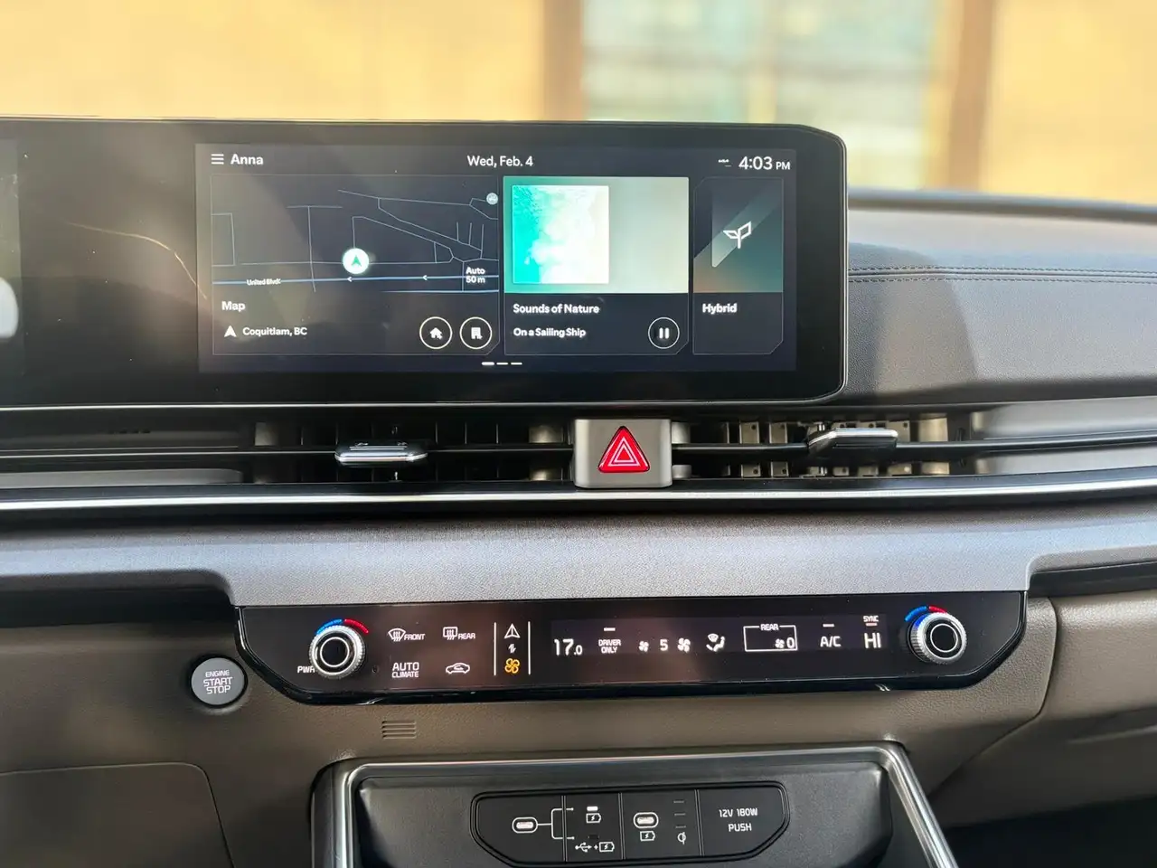 Kia Carnival снимка Kia Carnival