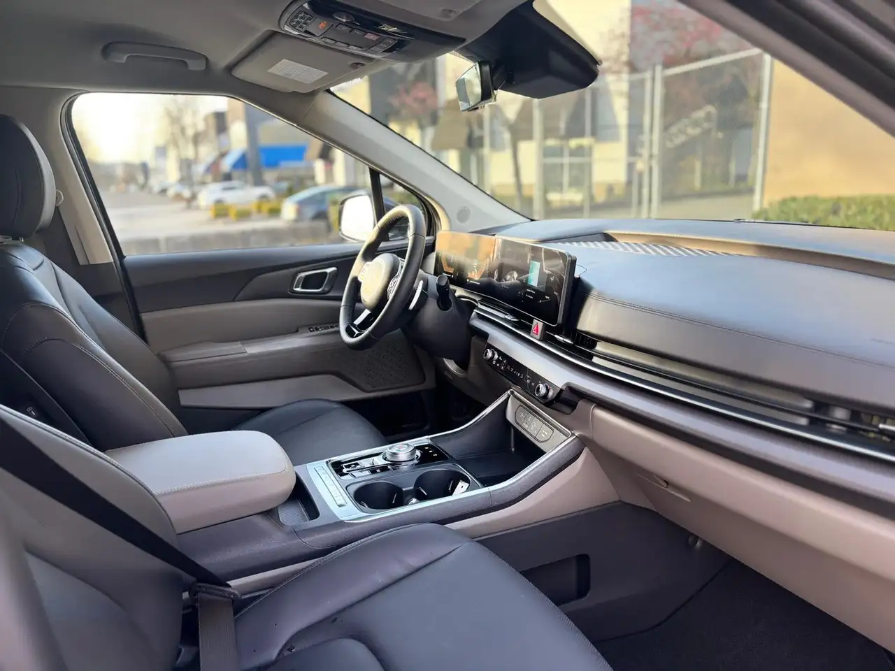 Kia Carnival снимка Kia Carnival