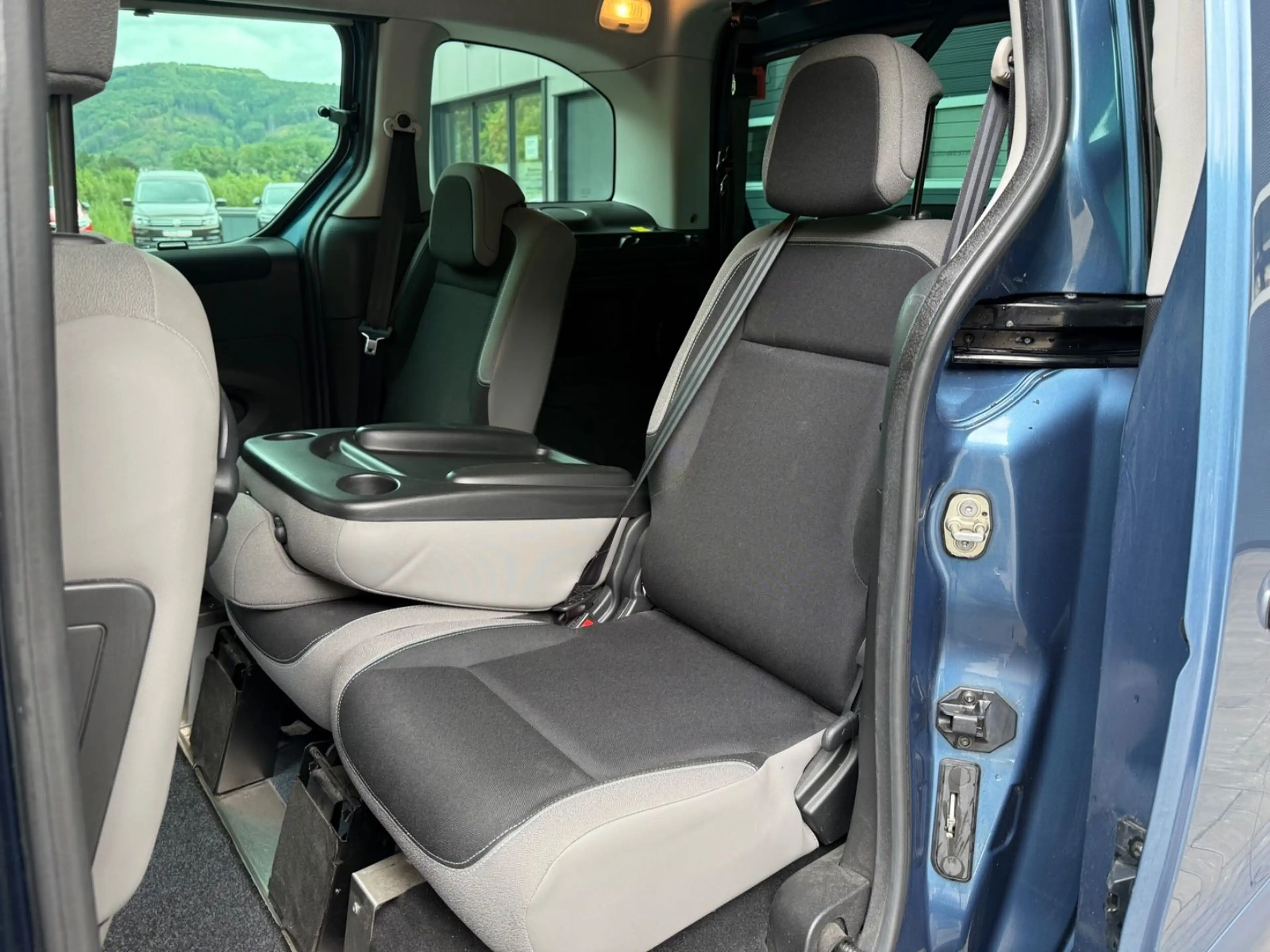 Citroen Berlingo Kombi Selection Rollstuhl-Umbau — photo 11