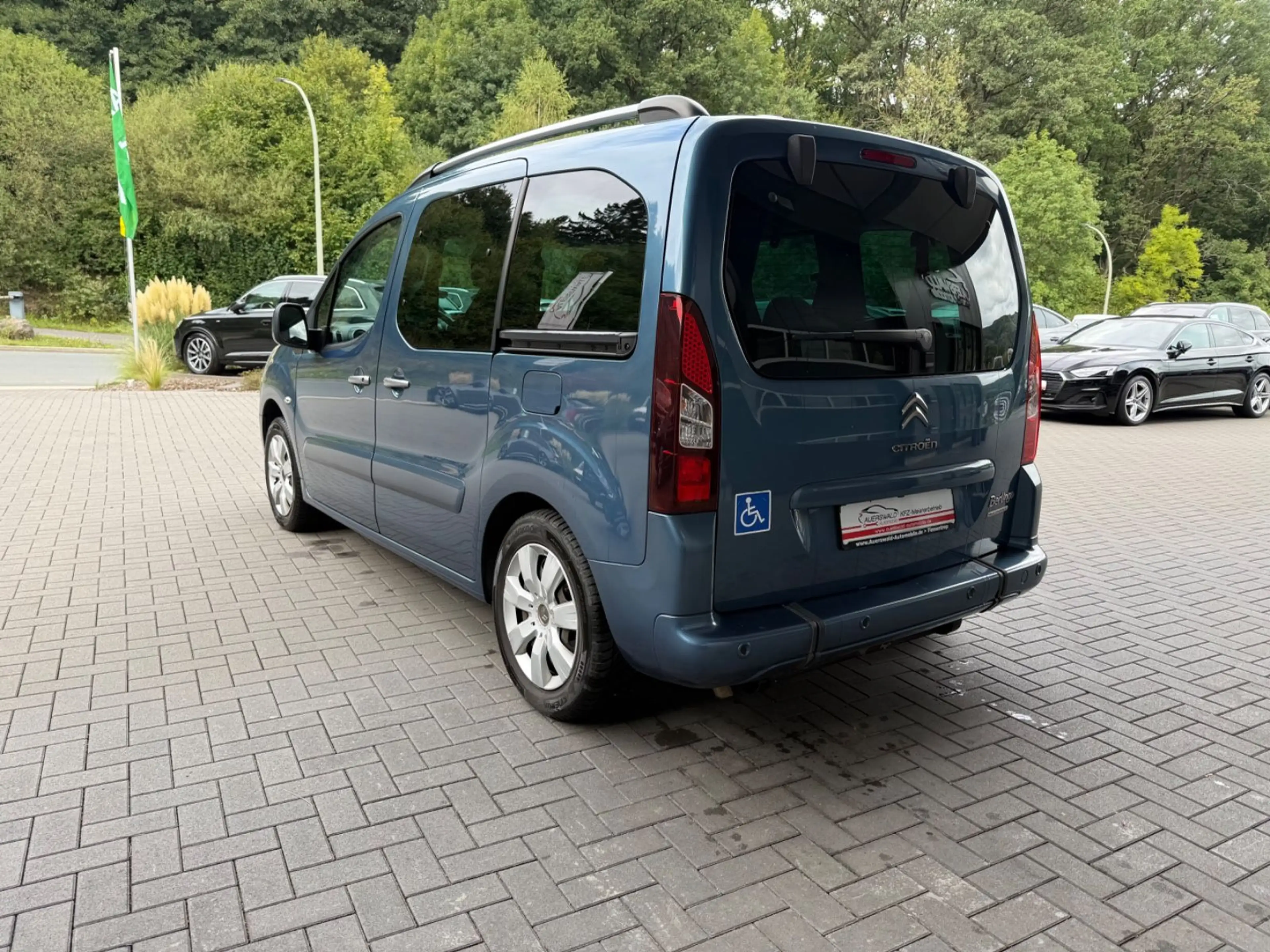 Citroen Berlingo Kombi Selection Rollstuhl-Umbau — photo 7