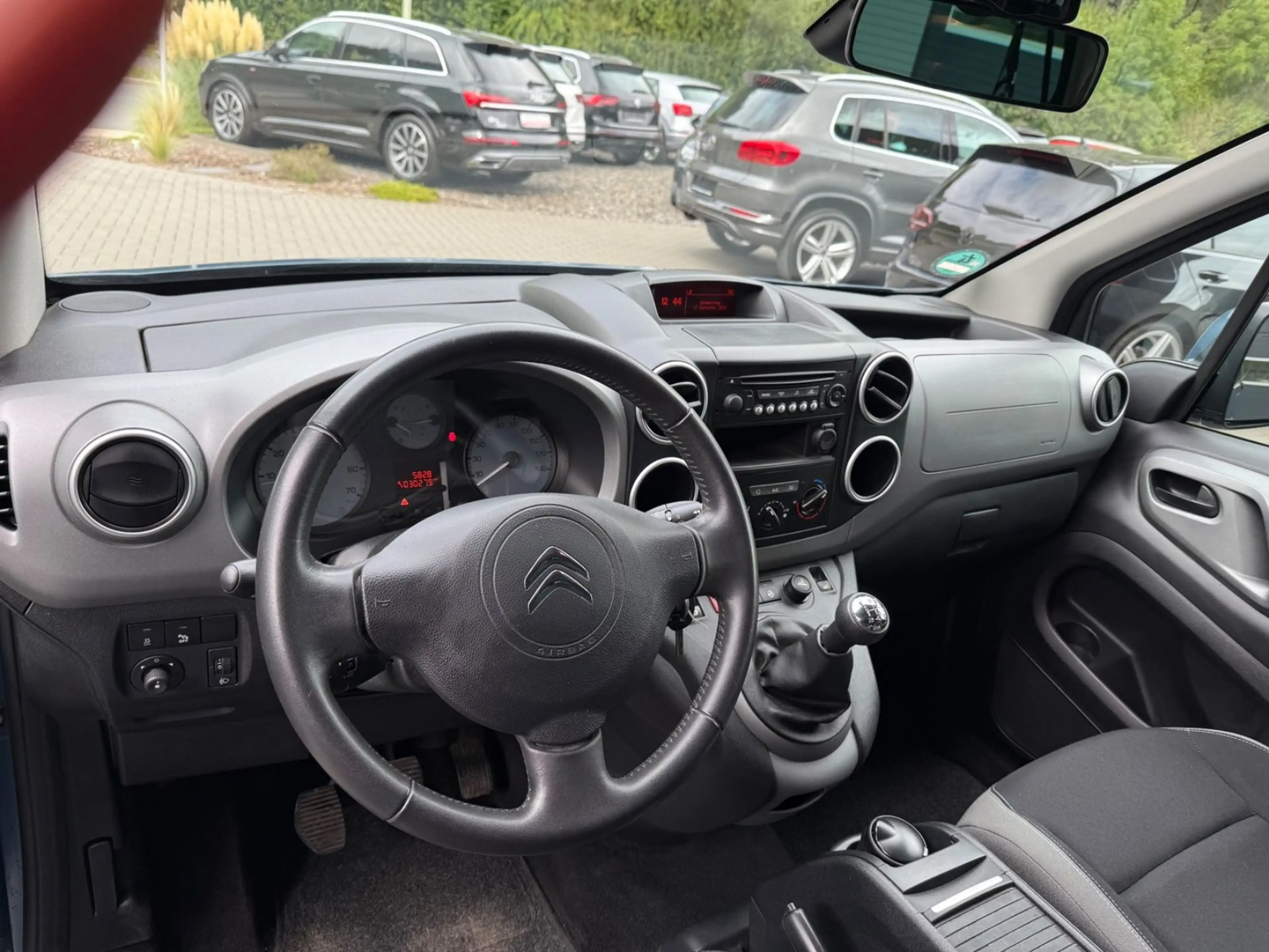 Citroen Berlingo Kombi Selection Rollstuhl-Umbau — photo 10