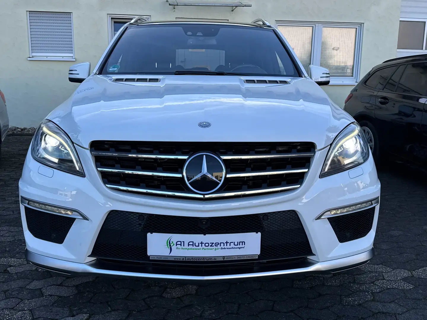 Mercedes-Benz ML 63 AMG 4Matic 7G-TRONIC AHK Panorama B&O Sitzbelüftung Weiß - 2