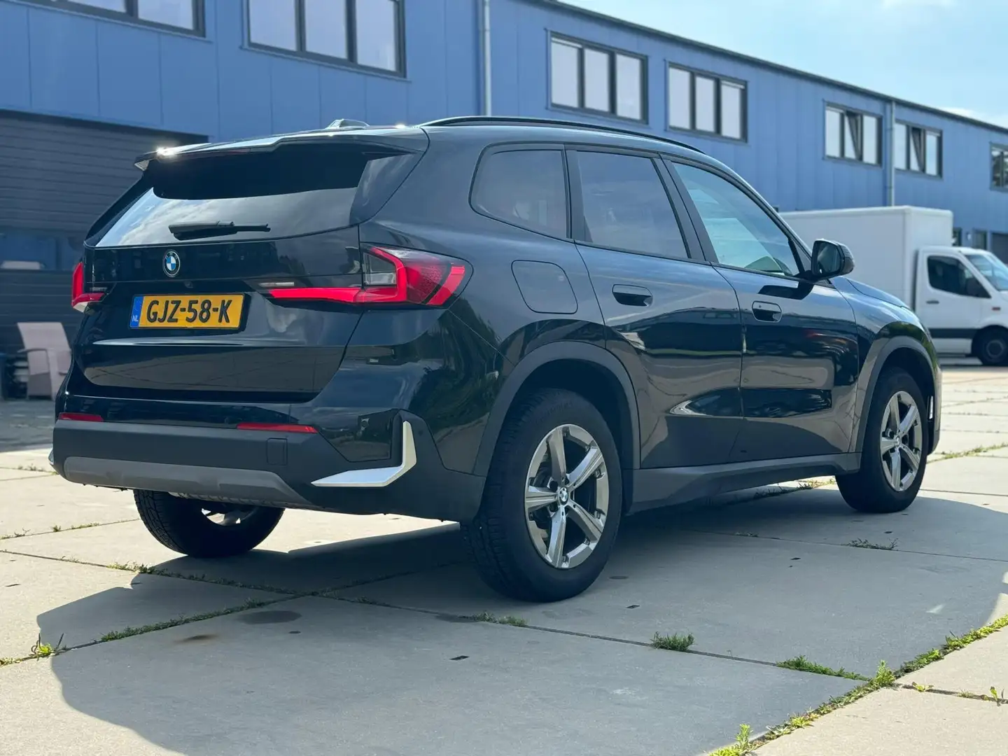BMW X1 XDrive23i | HUD | 360 cam | HK audio | Dodehoek | Zwart - 2