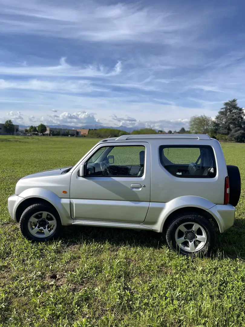 Suzuki Jimny 1.3 16v JLX+ 4wd Stříbrná - 2