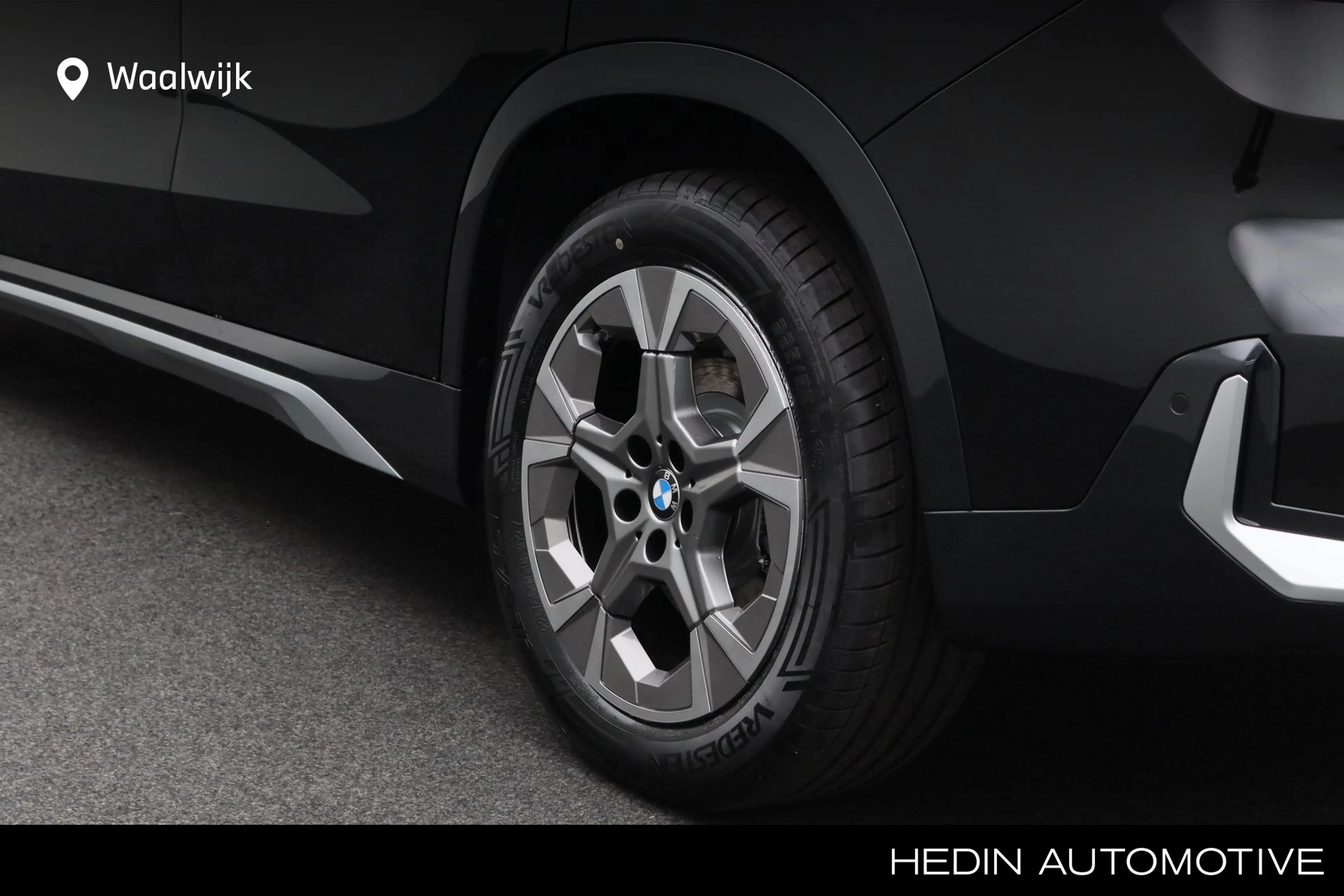 BMW iX1 eDrive20 Pure Edition 67 kWh Trekhaak Direct lever — photo 8