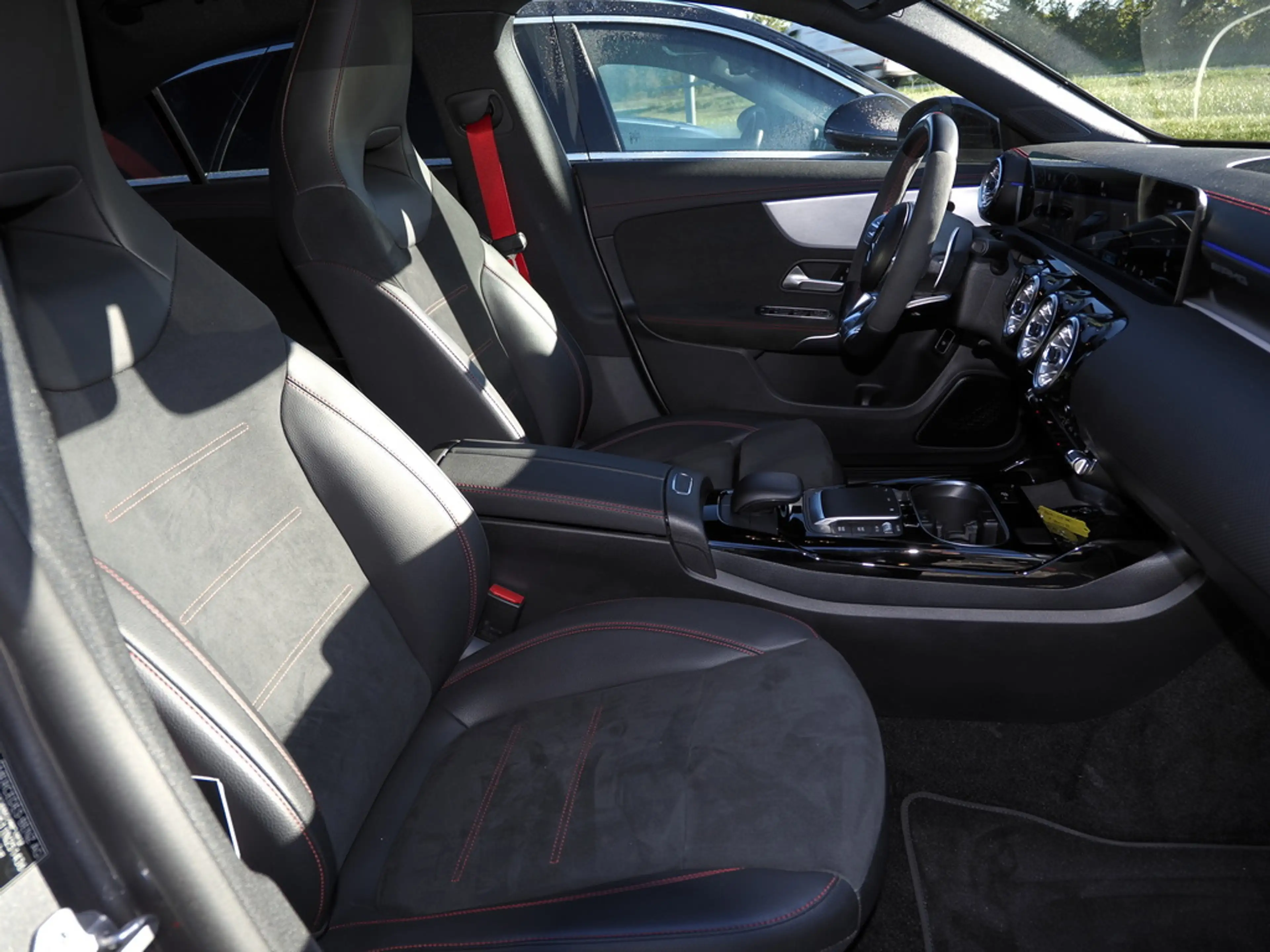 Mercedes-Benz CLA 35 AMG 4M KAMERA TEMPO MULTIBEAM MBUX SHZ — photo 12