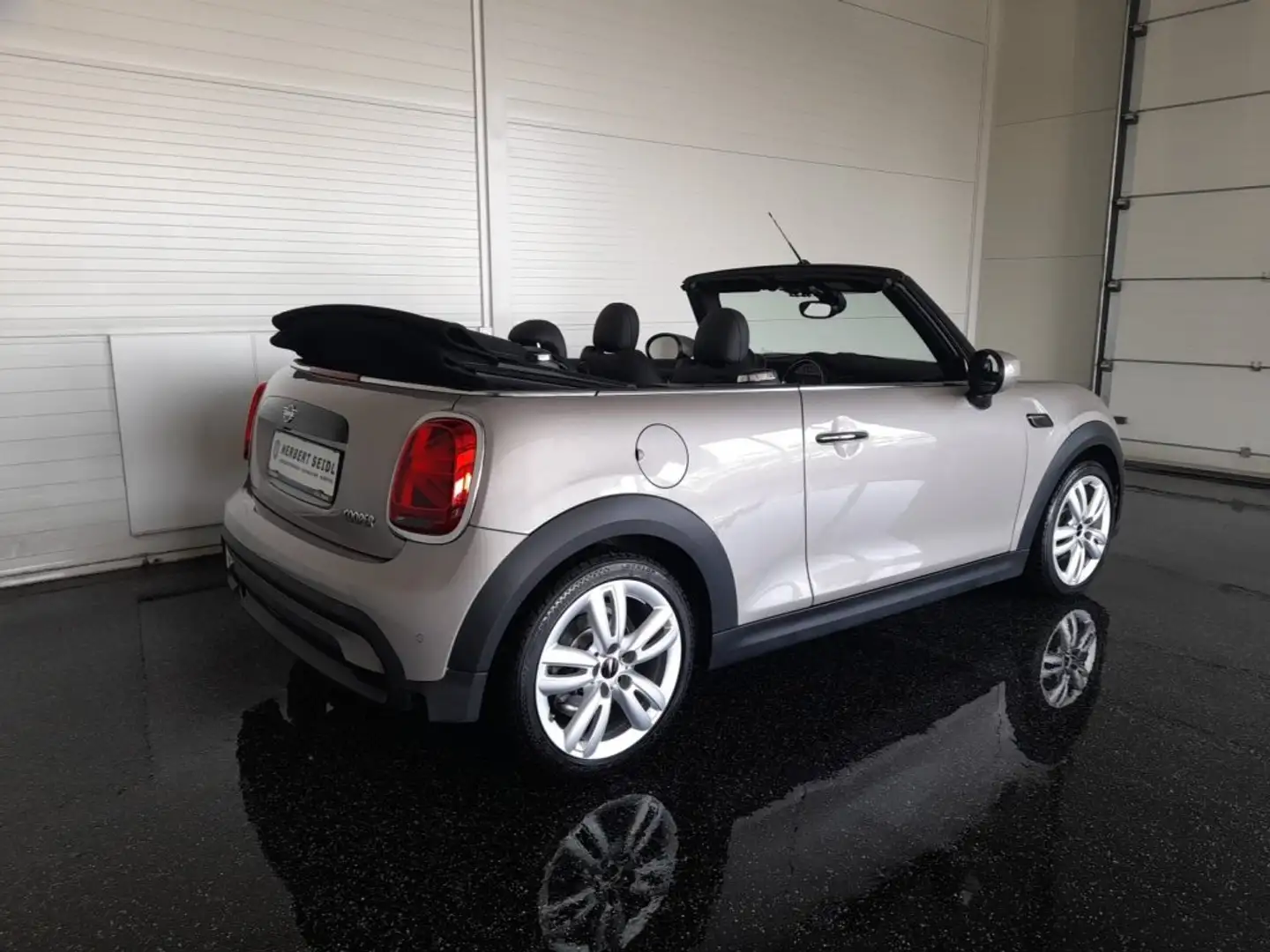 MINI Cooper Cabrio Cooper PREMIUM PLUS EDITION Aut. *17 ZOLL / VOLL LED & FLA / NAVI / TEILLEDER / KAMERA / PARKLENKASS. / DRIVING AS Grau - 2