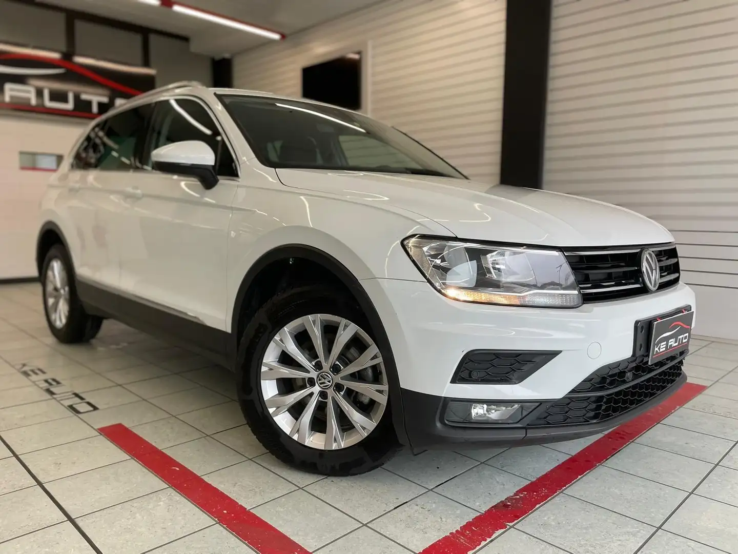 Volkswagen Tiguan 2.0 tdi Business 150cv dsg Білий - 2