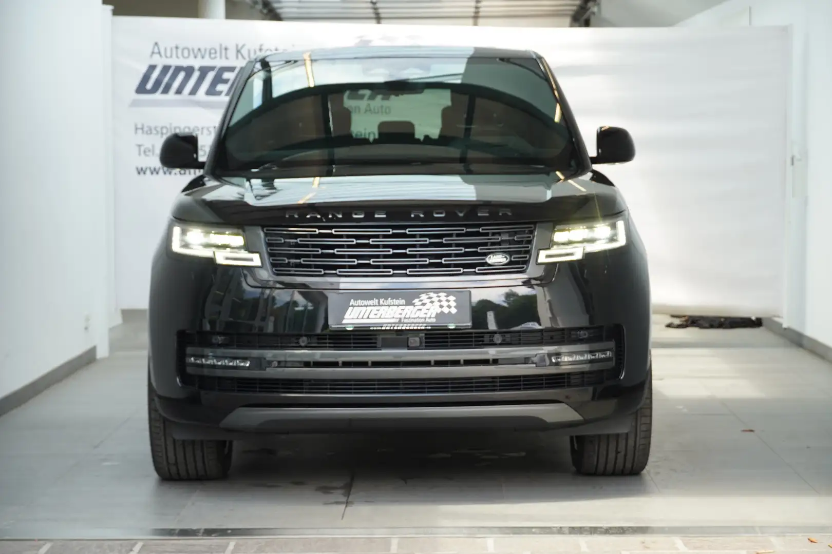 Land Rover Range Rover P550e 3.0P PHEV AWD SWB Autobiography Schwarz - 2
