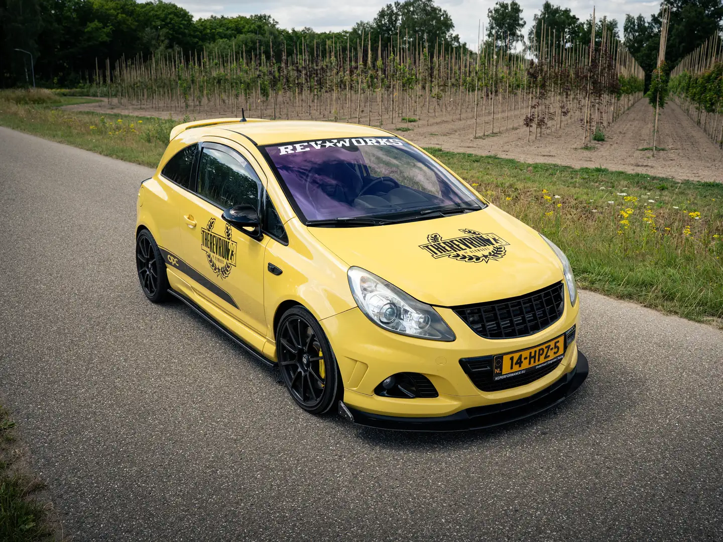 Opel Corsa 1.6-16V T OPC Geel - 1