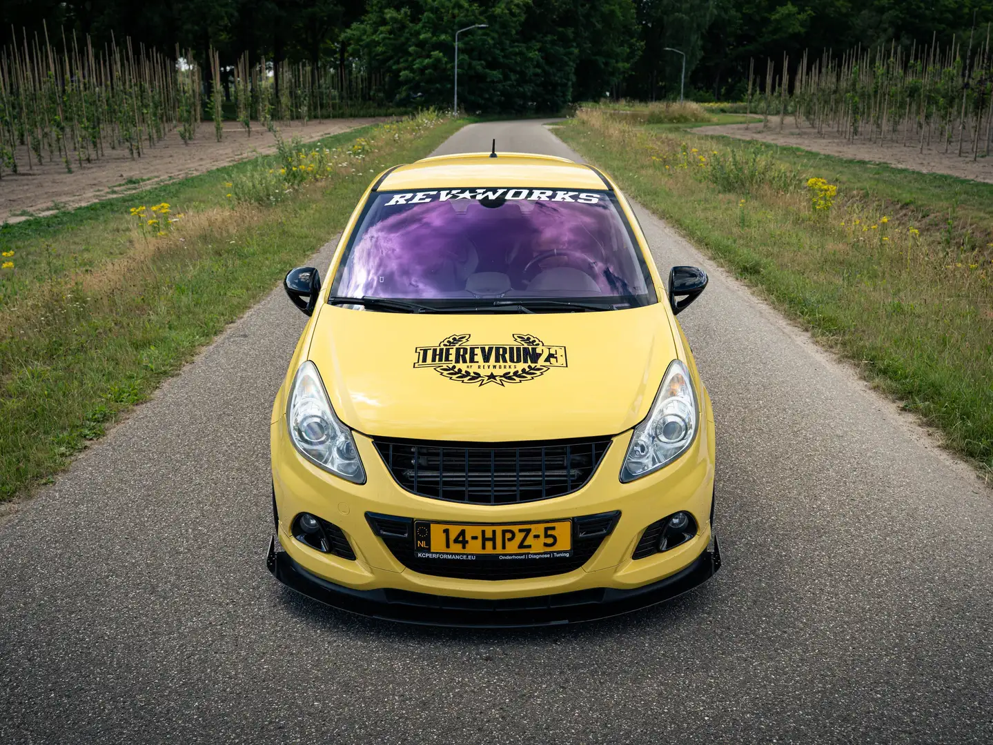 Opel Corsa 1.6-16V T OPC Geel - 2