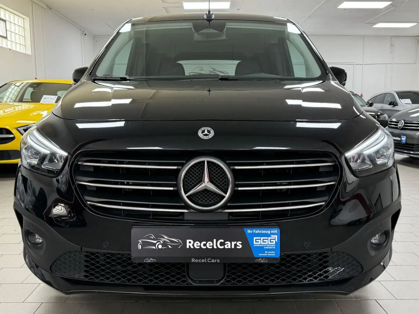 Mercedes-Benz T-Class 180d Progressive LED*LEDER*NAVI*SHZ*BUX Noir - 2