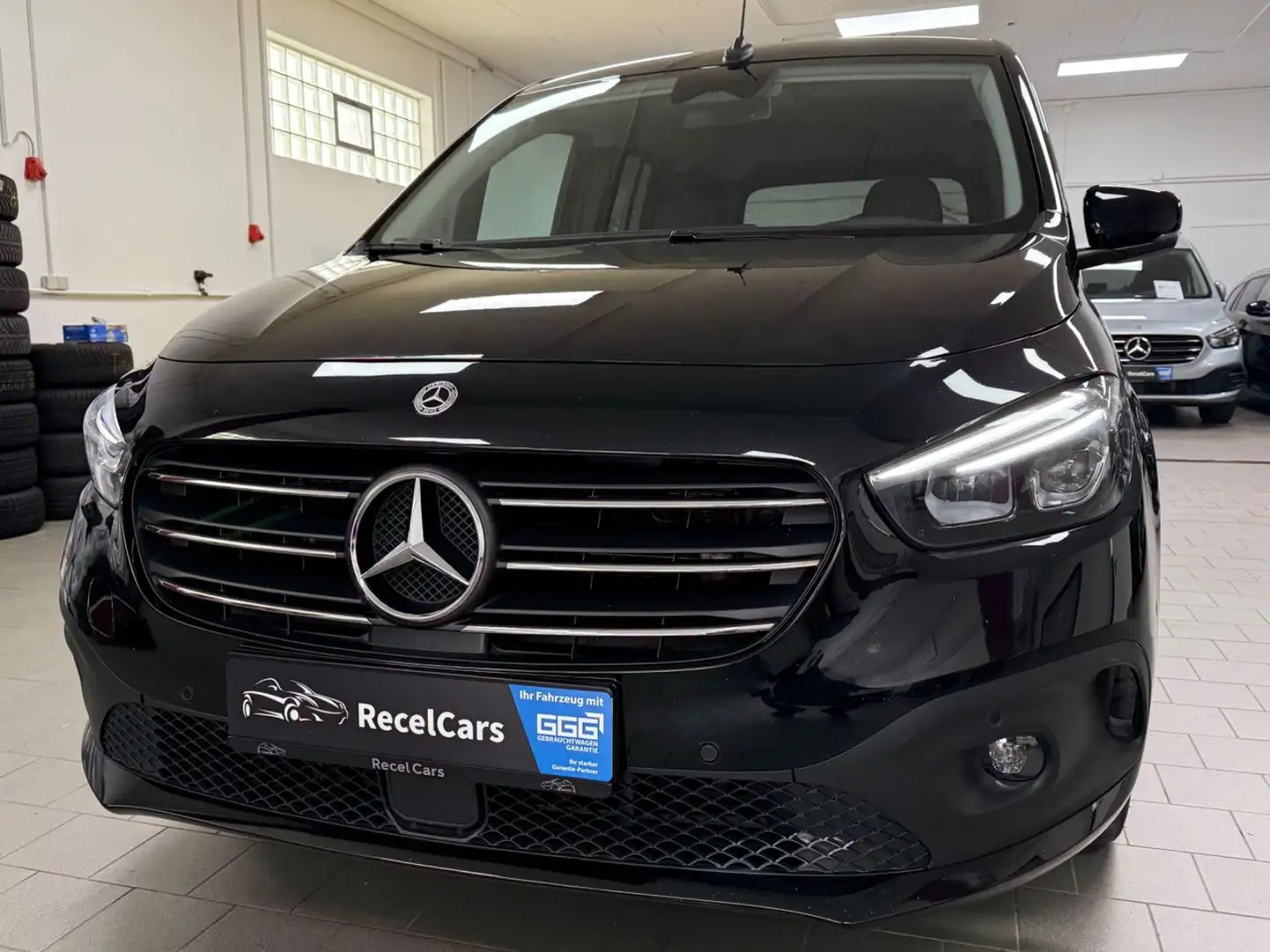 Mercedes-Benz T-Class 180d Progressive LED*LEDER*NAVI*SHZ*BUX Noir - 1