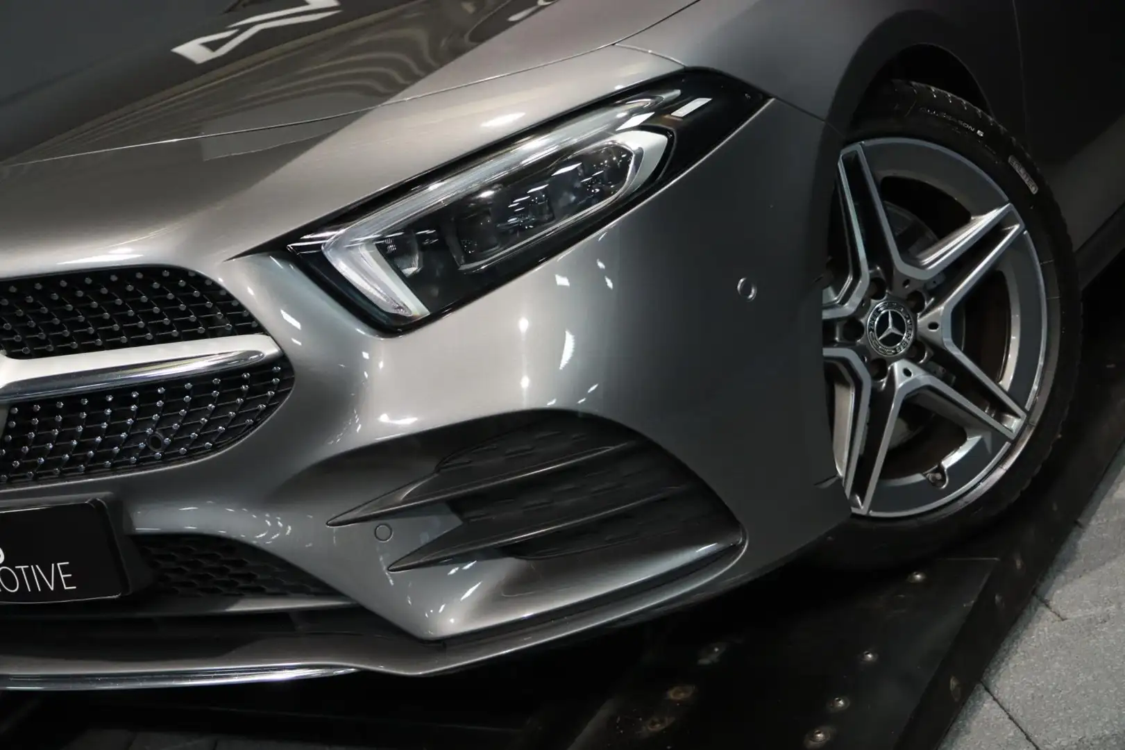 Mercedes-Benz A 250 A AMG / PANODAK / DODEHOEK / CAMERA / CARPLAY / 18 Grigio - 2