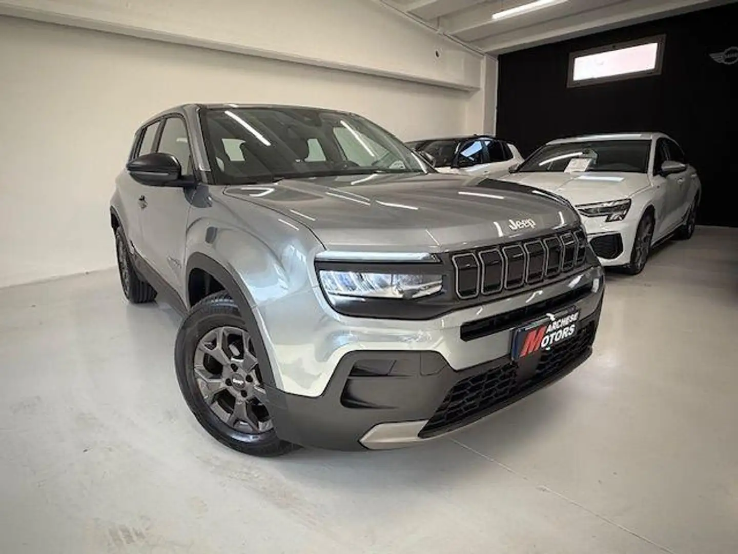 Jeep Avenger 1.2 Turbo 100 CV Longitude Gris - 1