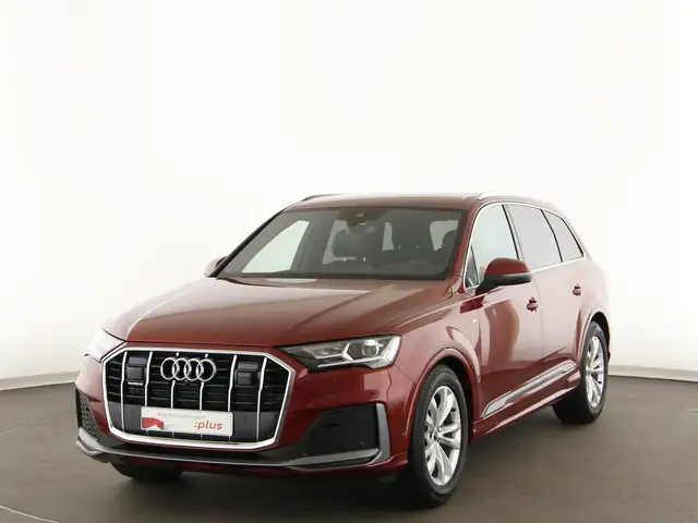 Audi Q7 view 2