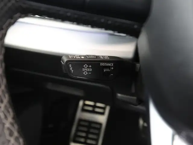 Audi Q7 view 14