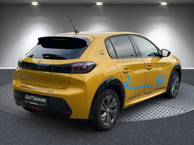 Peugeot 208 view 5