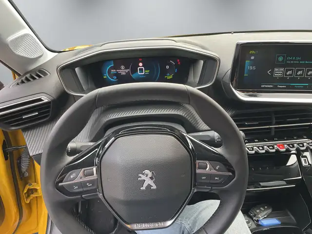 Peugeot 208 view 14