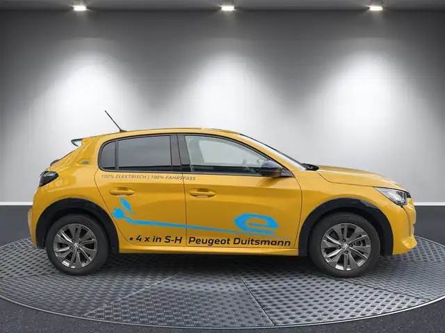 Peugeot 208 view 6