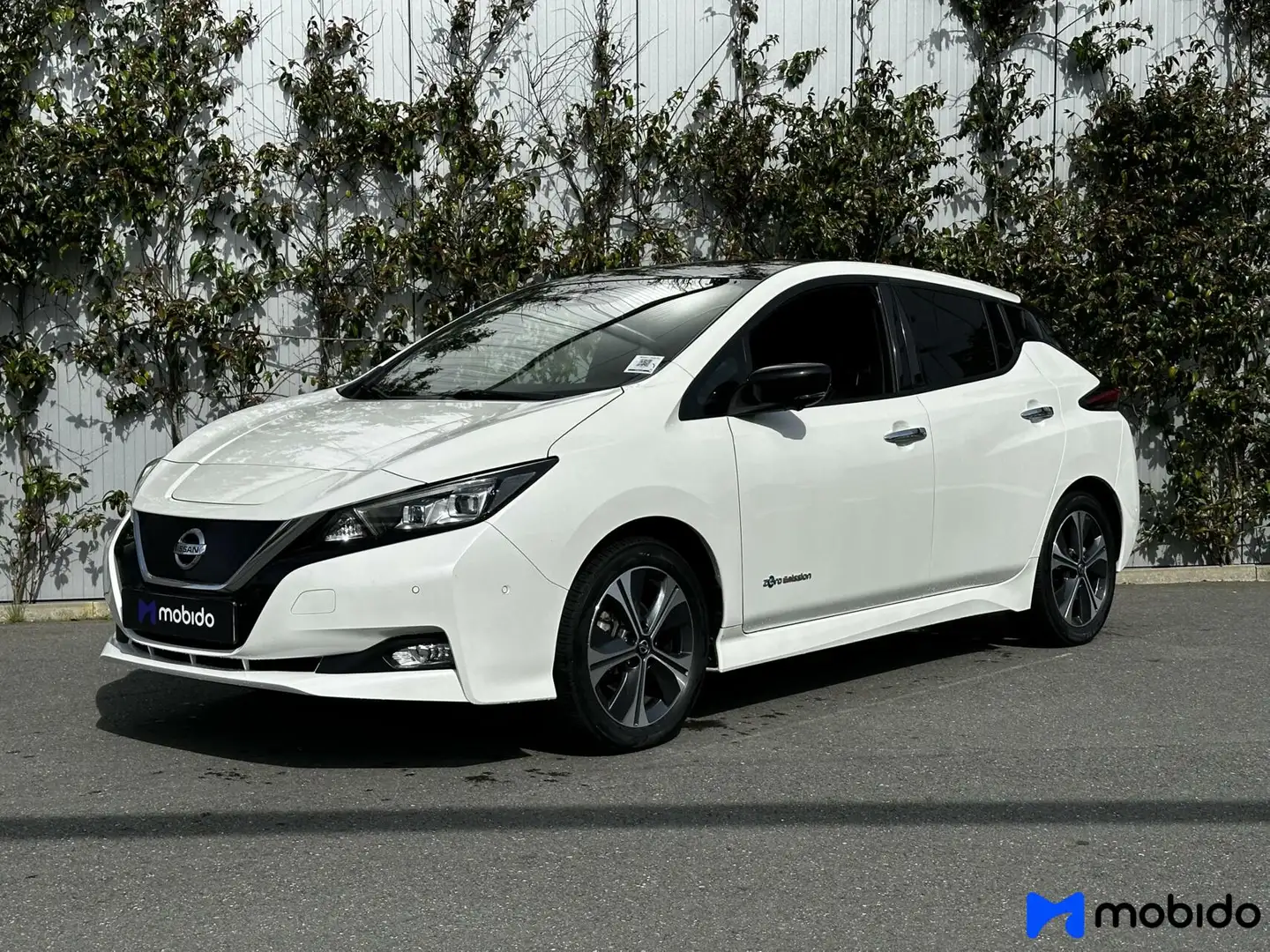 Nissan Leaf Tekna 40 kWh | Navigatie | Camera | Stoelverwarmin White - 1
