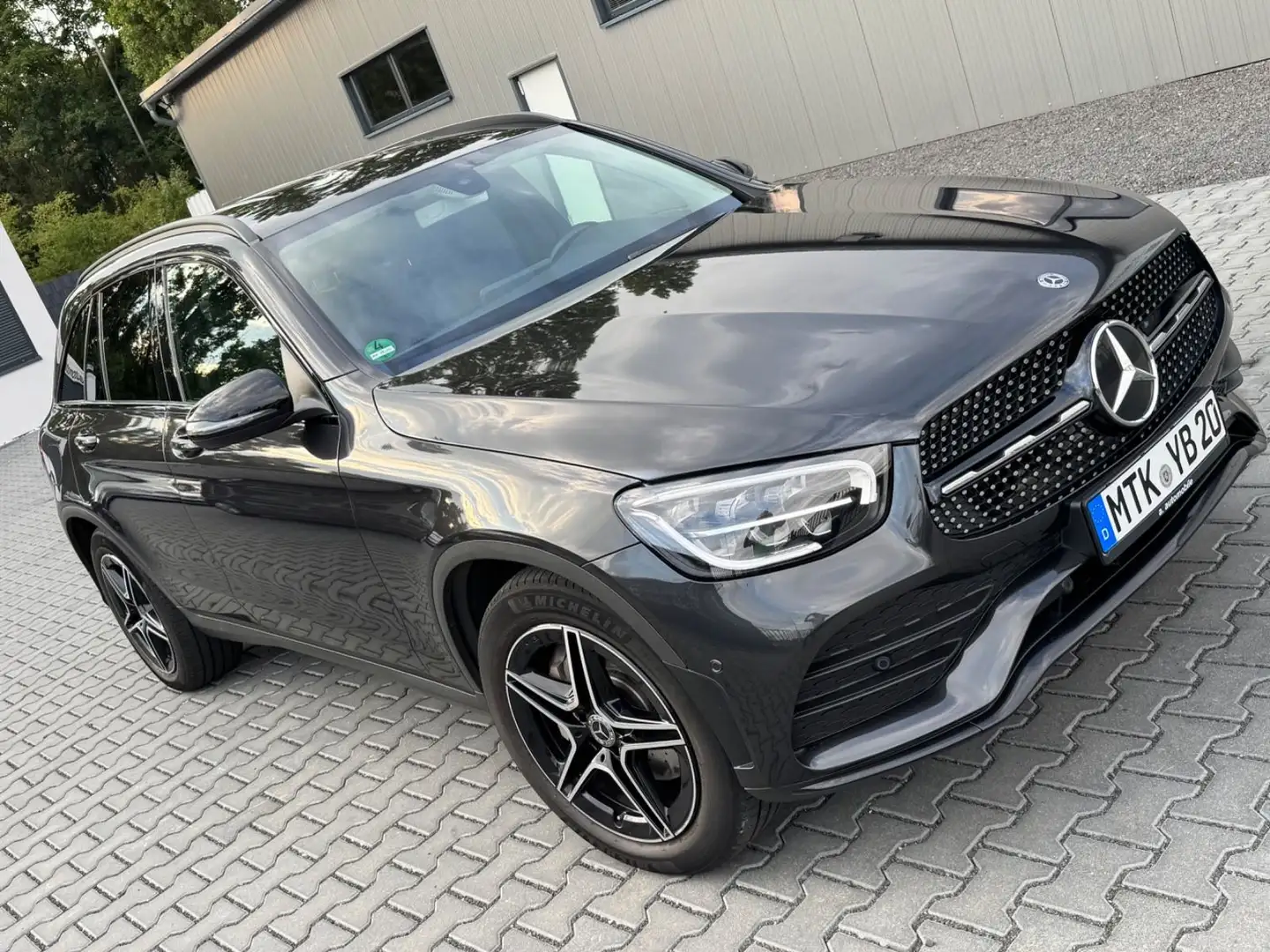Mercedes-Benz GLC 220 d 4Matic 2x AMG NIGHT-PAKET MBUX AHK LED Grau - 1