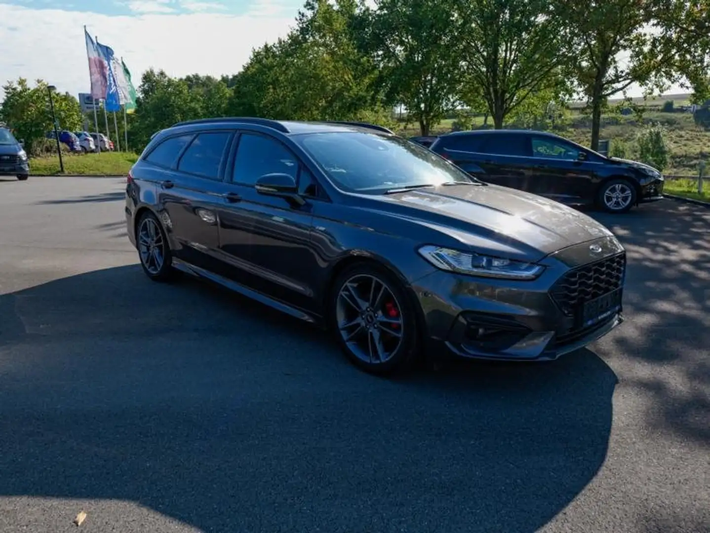 Ford Mondeo ST-Line Grau - 2