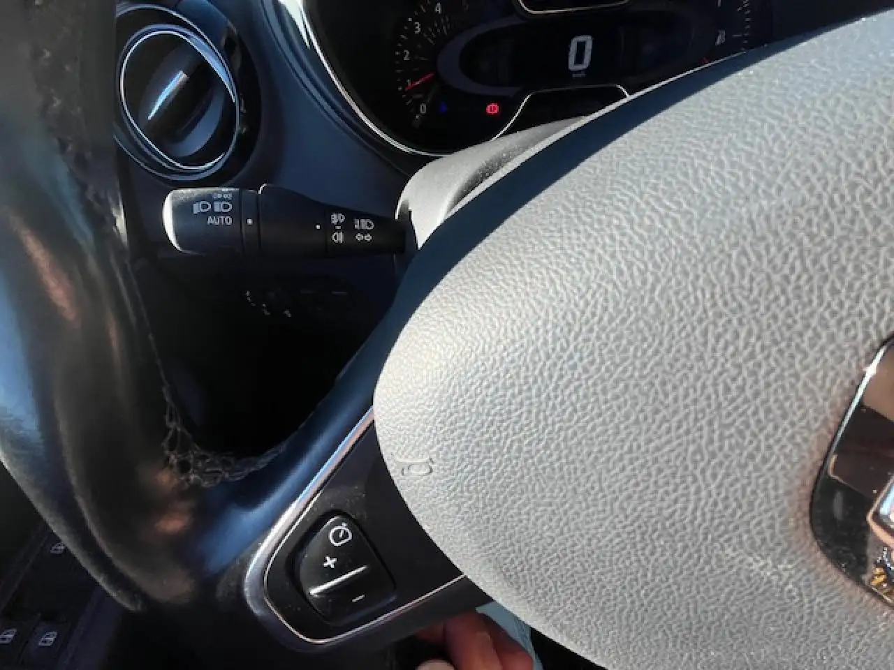 Renault Captur — photo 19