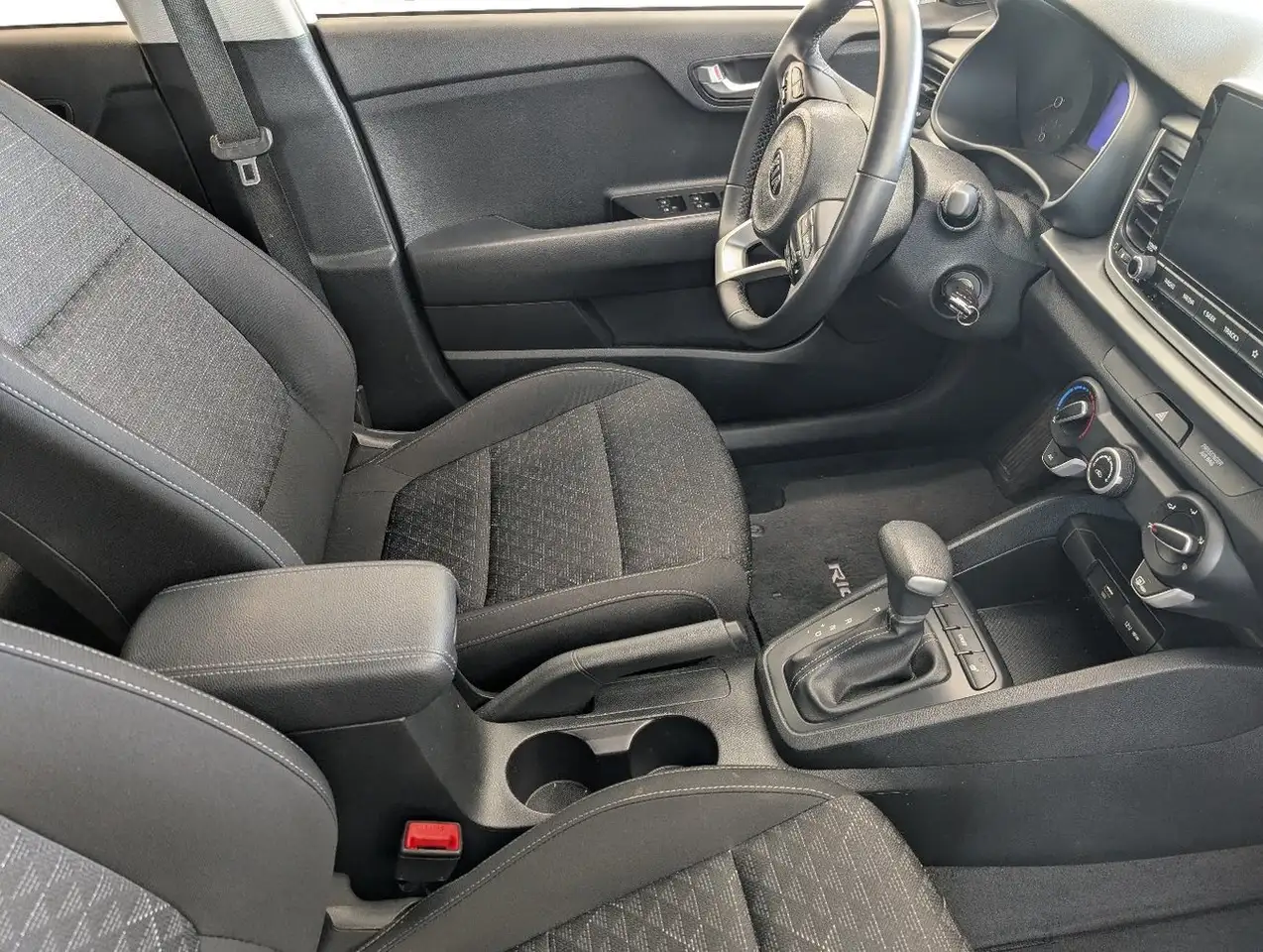 Kia Rio снимка Kia Rio