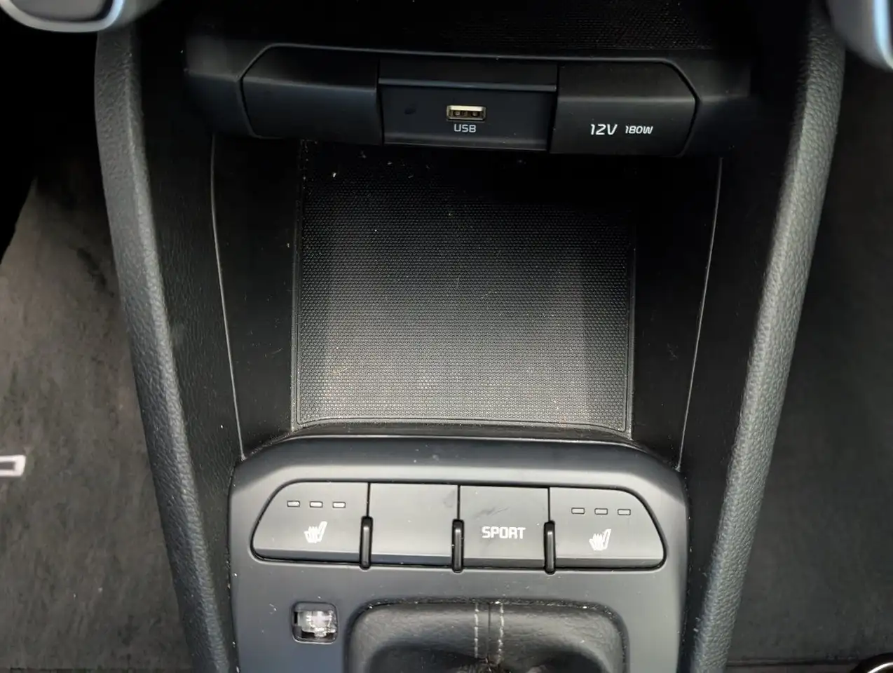 Kia Rio снимка Kia Rio