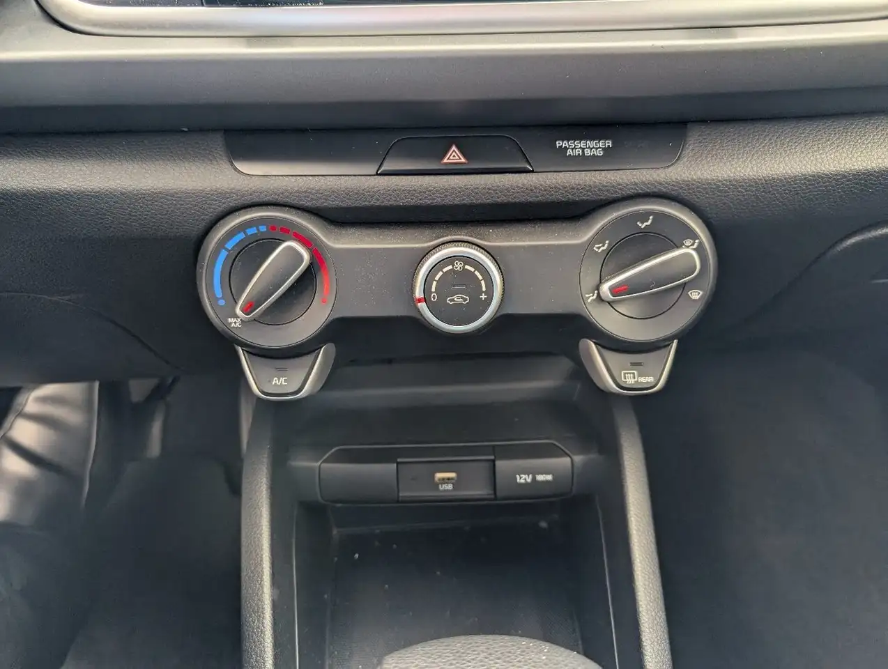 Kia Rio снимка Kia Rio
