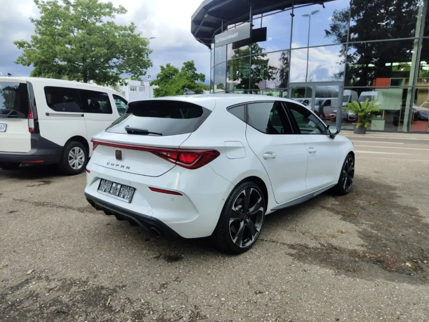 CUPRA Leon VZ 2.0 TSI Navi Digitales Cockpit Soundsystem LED Wit - 2