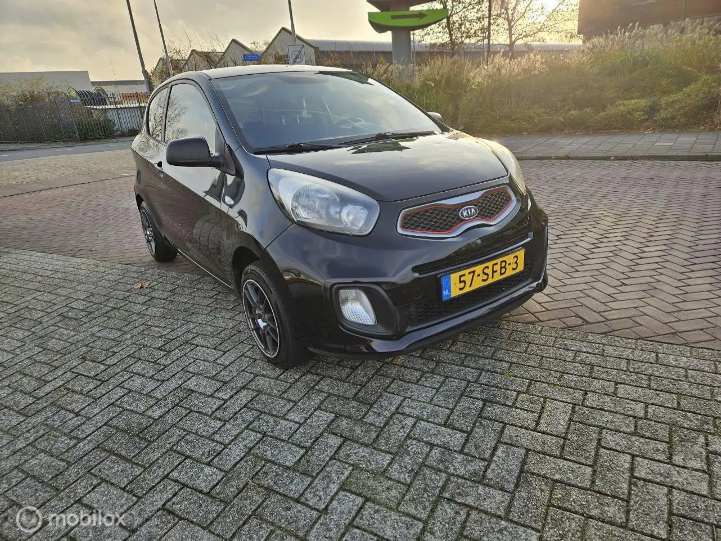 Kia Picanto 1.0 CVVT Schwarz - 2